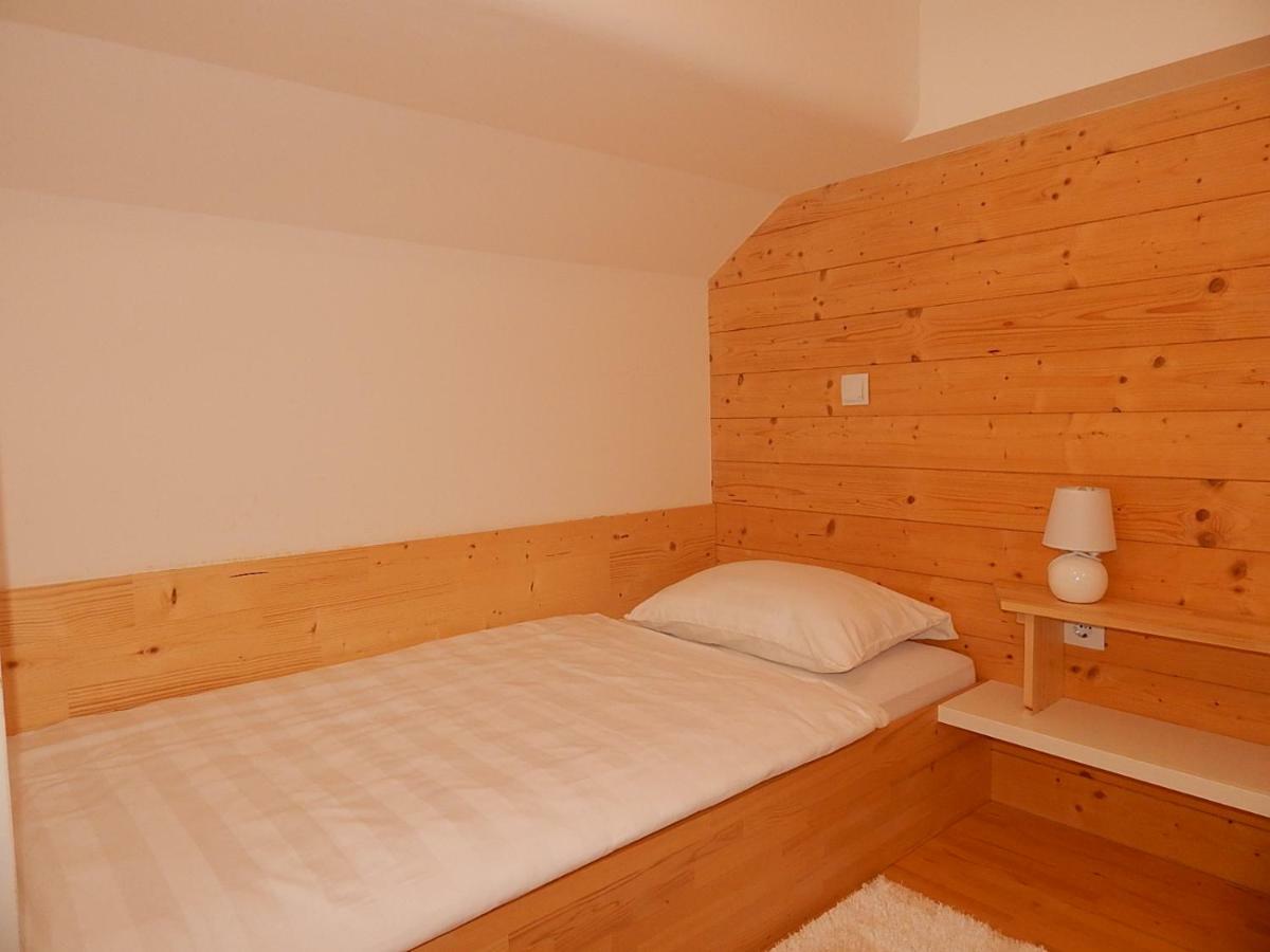 Studio Apartman Lakasa Раковица Екстер'єр фото