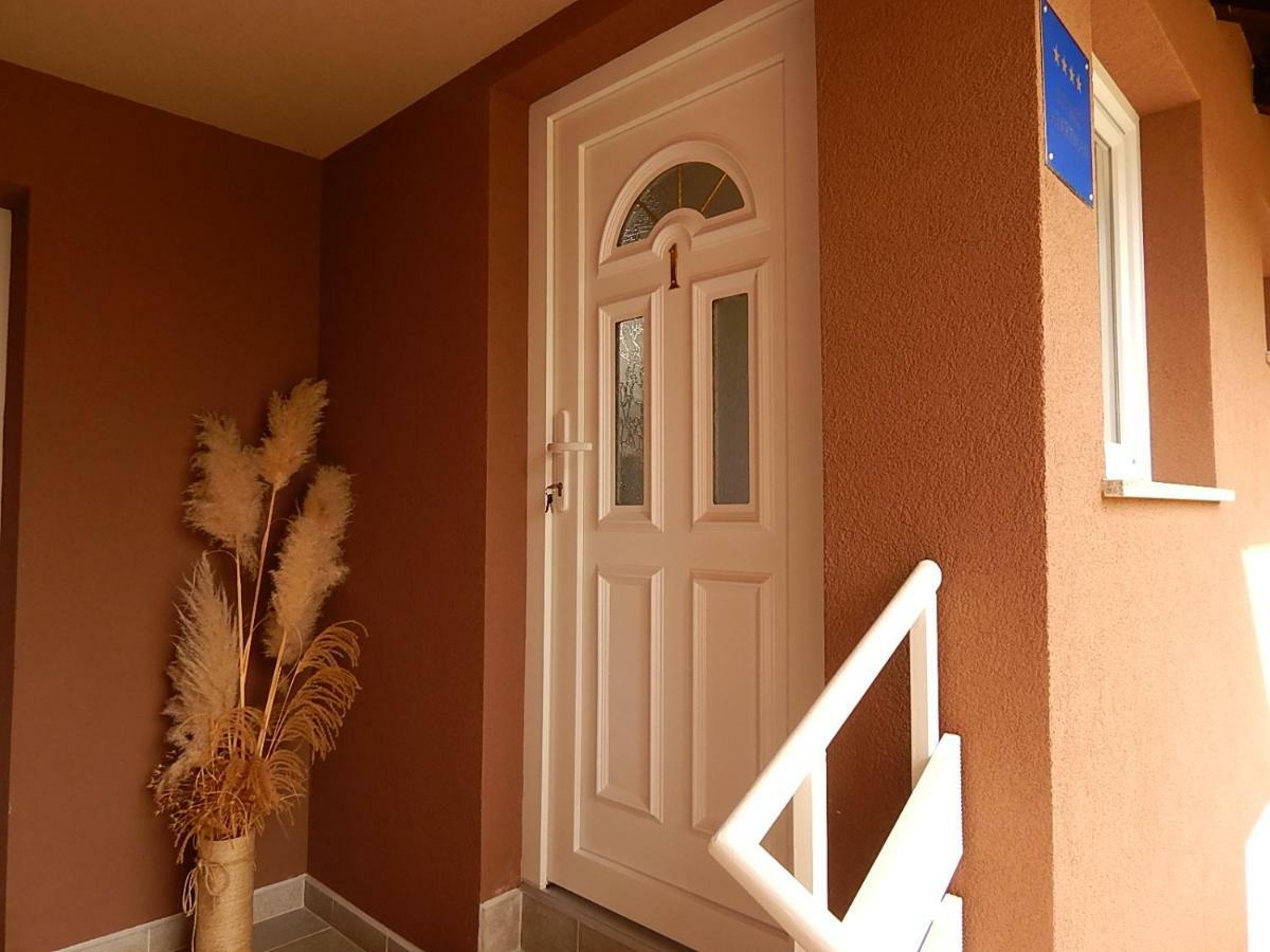 Studio Apartman Lakasa Раковица Екстер'єр фото